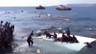 Gerettete Flüchtlinge an griechischer Küste. Quelle: www.rodiaki.gr via Ruptly