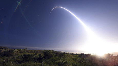 Start der Minuteman III-Intercontinental-Rakete auf der Vandenberg Air Force Base in Kalifornien am 25. Februar 2016.