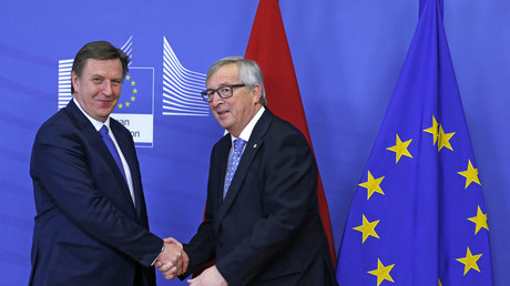 Lettlands Premierminister Maris Kucinskis mit EU-Kommissionspräsident Jean-Claude Juncker