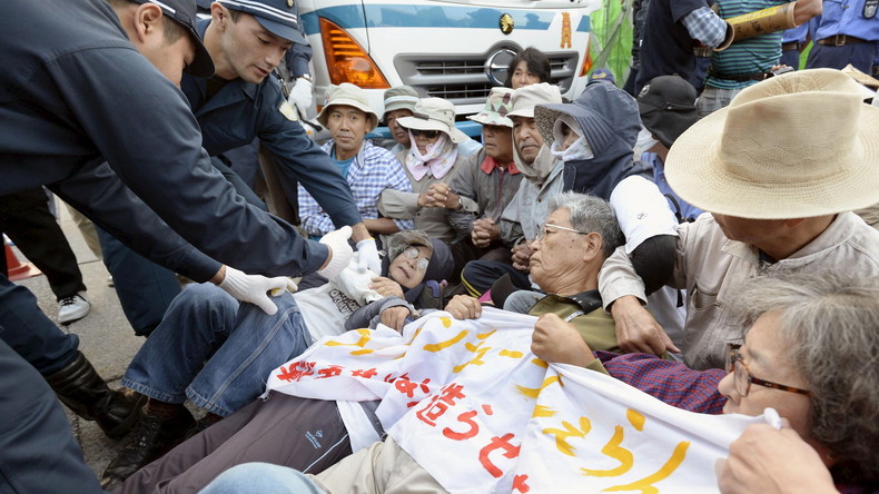 Demonstration gegen US-Militärbasis auf der japanischen Insel Okinawa