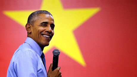 Barack Obama bei einem Treffen mit der Young Southeast Asian Leaders Initiative in Ho Chi Minh Stadt, Vietnam, Mai 2016. In den letzten Jahren gelang es dem Weißen Haus, zahlreiche Militärverträge im pazifischen Raum abzuschließen, die einen klaren Gegner erkennen lassen. 