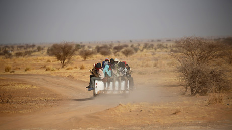Flüchtlinge durchqueren die Sahara in Richtung Libyen; Agadez, Niger, 9. Mai 2016. 