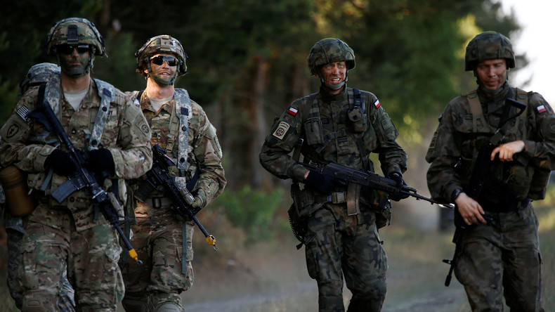 Hohe Alarmbereitschaft: NATO schickt 300.000 Soldaten an russische Grenze