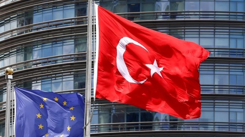 EU-Parlament gegen Beitritt von Türkei: "EU hat sich in ihrer Heuchelei selbst übertroffen"