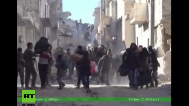 Aleppo: Sogenannte Rebellen eröffnen das Feuer auf fliehende Zivilisten