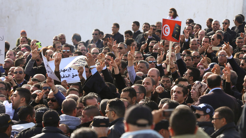 Studie: Unbeeindruckt von strengeren Gesetzen - Hälfte der jungen Tunesier will nach Europa 