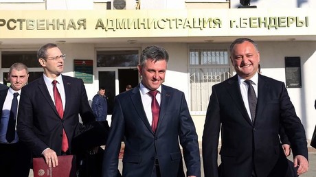 Die Präsidenten Igor Dodon und Wadim Krasnoselski nach ihrem Treffen in Bendery am 4. Januar 2017.