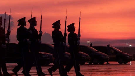 Ehrengarde des US-Militärs auf der US Airbase in Ramstein - Die Linke wünscht sich den Abzug der Soldaten. 