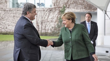 Der ukrainische Präsident Poroschenko und Kanzlerin Merkel während des Treffens in Berlin am 30. Januar 2017. 