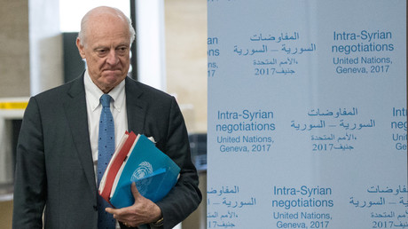 Der Sonderbeauftragte der UN, Staffan de Mistura, kommt bei den innensyrischen Friedensgesprächen in Genf an, 25. März 2017.