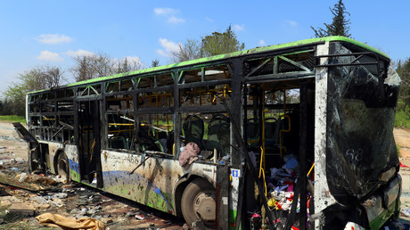 Von einem Selbstmordattentäter zerstörter Bus in von 