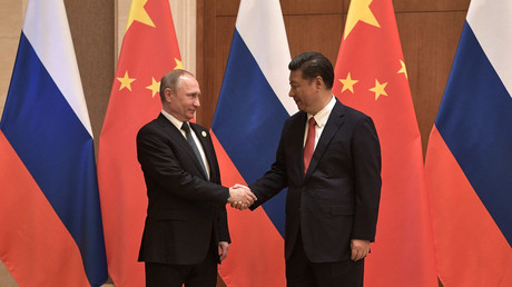 Russlands Präsident Wladimir Putin begrüßt Chinas 