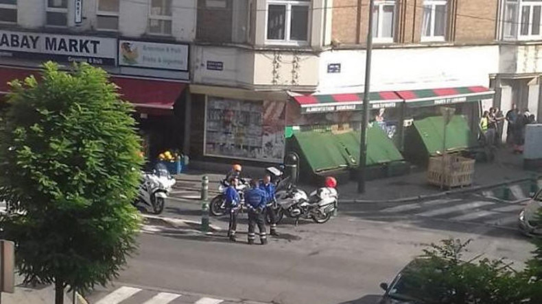 Brüssel: Bombenalarm am Bahnhof von Molenbeek - Polizei beschießt Auto