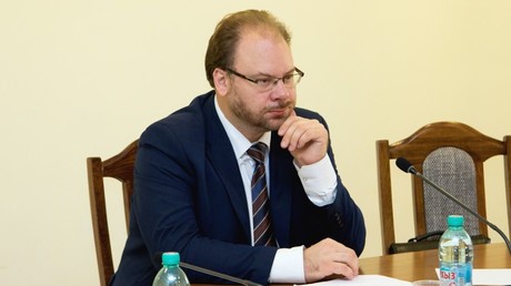 Oleg Borissowitsch Nemenski, geboren 1979, ist Politologe und Historiker. 