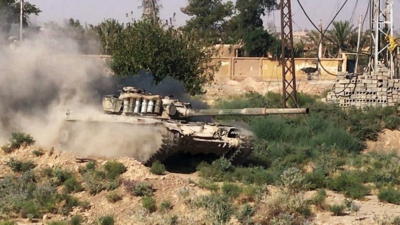 Wettlauf gegen US-Kräfte: Syrische Armee erobert Öl-Felder im Südosten von Deir-ez-Zor